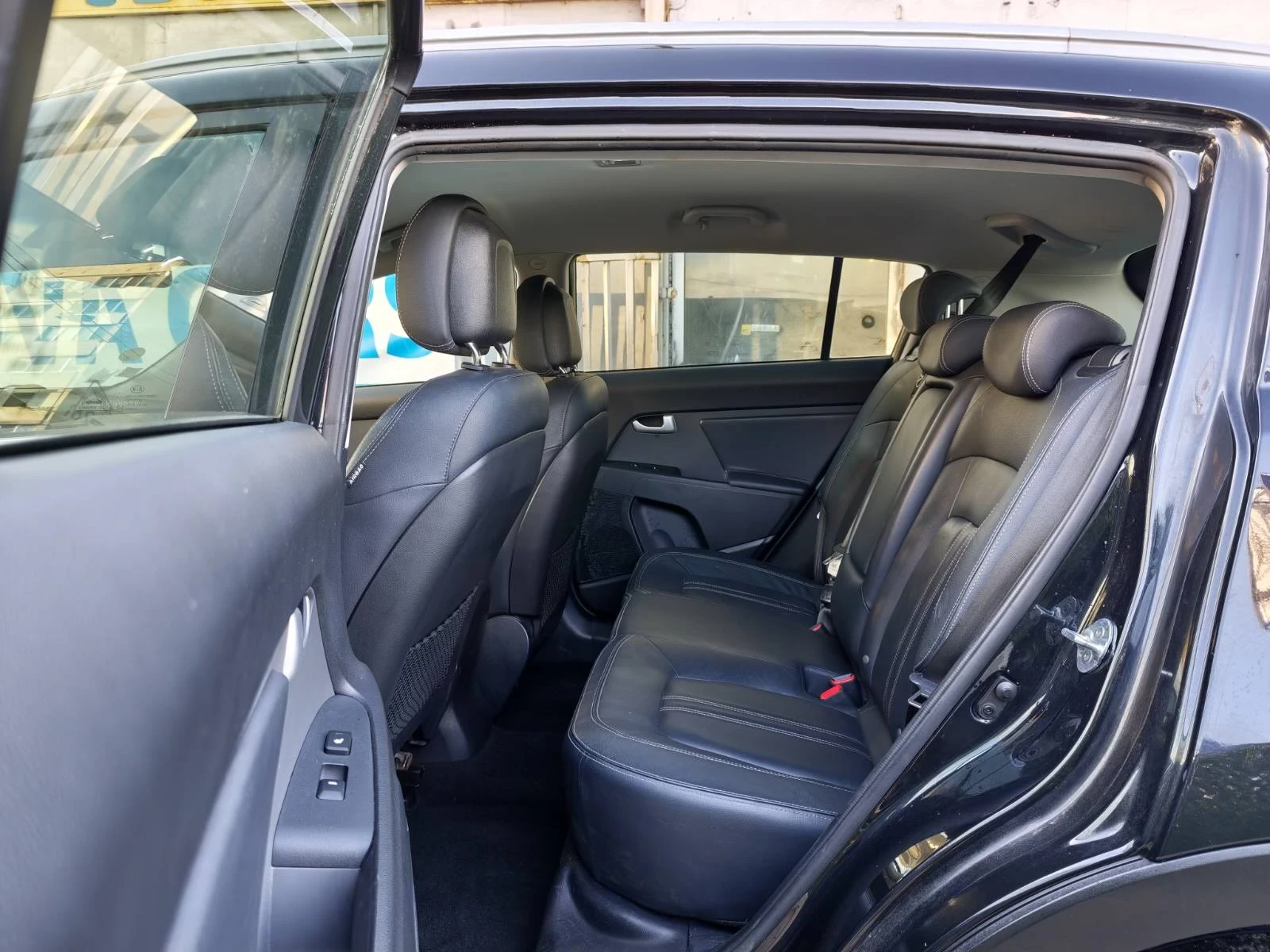 Kia Sportage 1.7crdi-116к.с Premium Кожа Навигация Камера, снимка 13 - Автомобили и джипове - 56214987