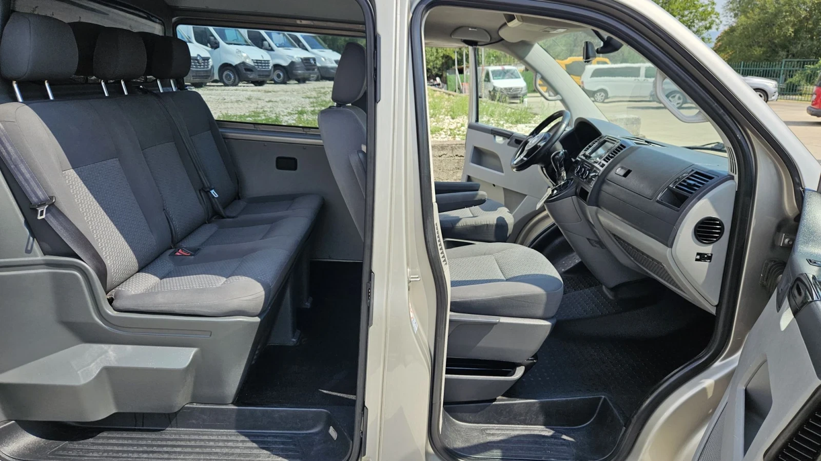 VW Transporter Automat, снимка 11 - Бусове и автобуси - 55615591