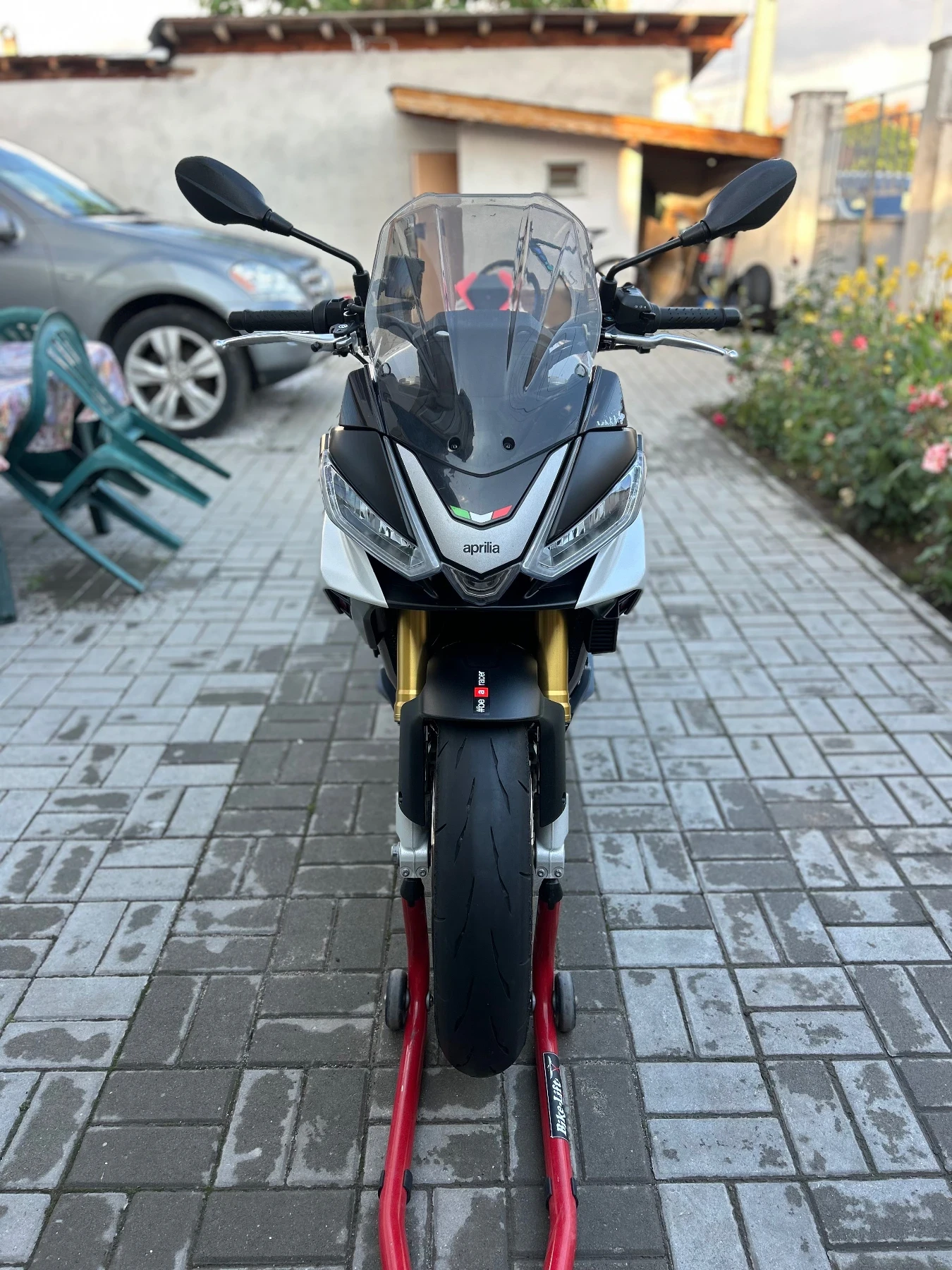 Aprilia Tuono 1100 V4, снимка 2 - Мотоциклети и мототехника - 52956824