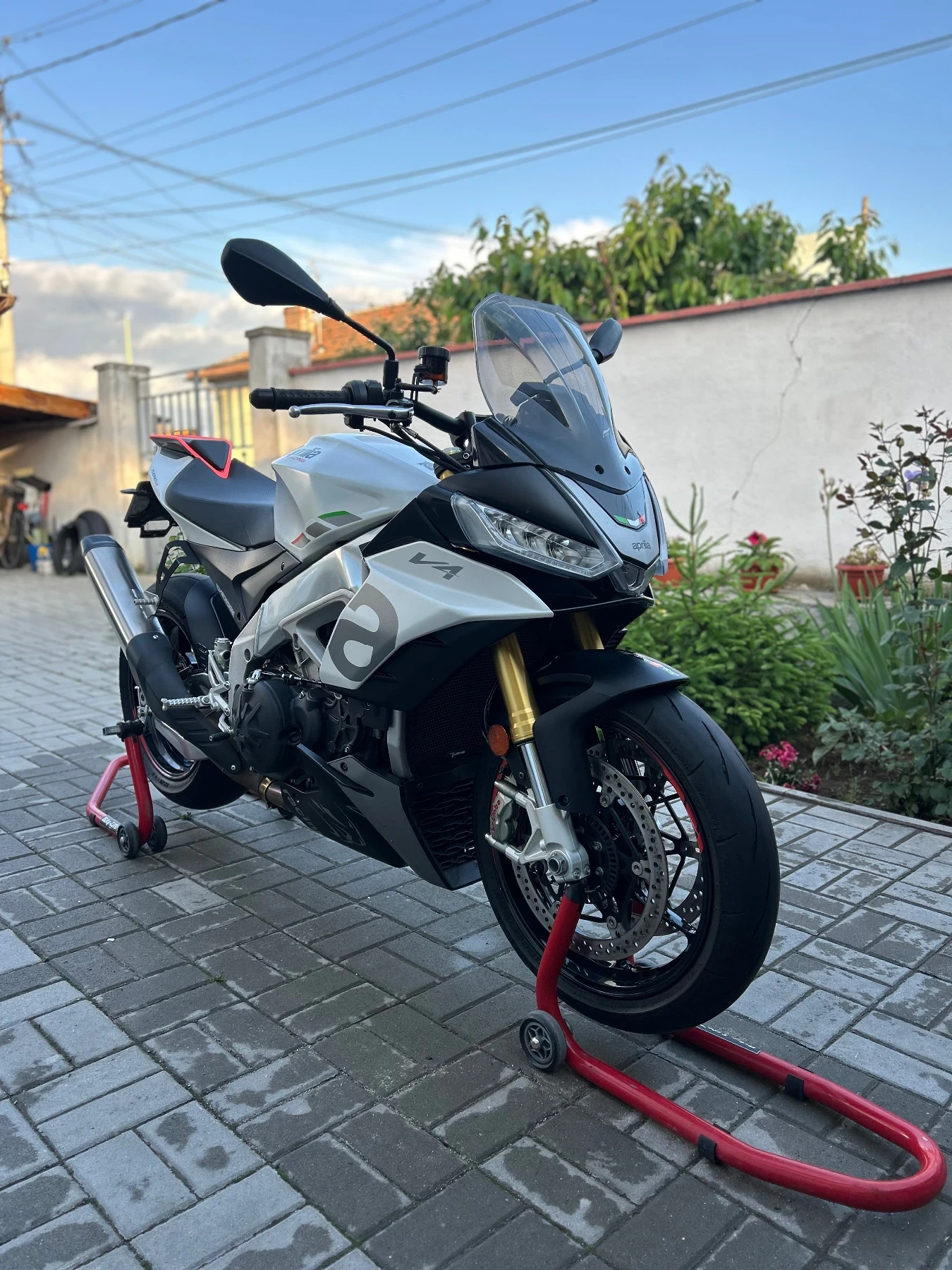 Aprilia Tuono 1100 V4, снимка 3 - Мотоциклети и мототехника - 52956824