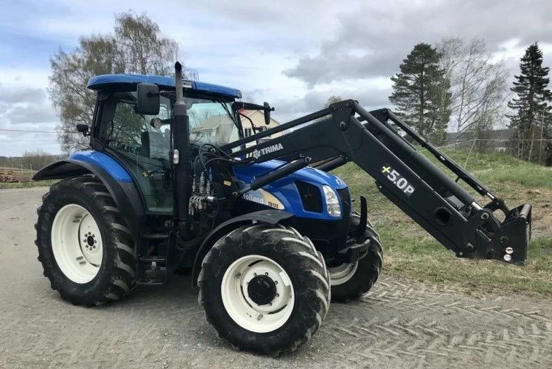Трактор New Holland TS135, снимка 3 - Селскостопанска техника - 56304827
