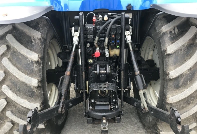 Трактор New Holland TS135, снимка 7 - Селскостопанска техника - 56304827