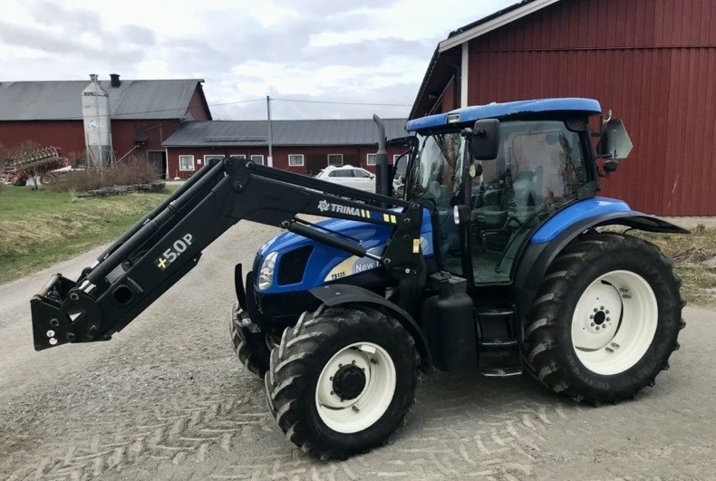 Трактор New Holland TS135, снимка 2 - Селскостопанска техника - 56304827