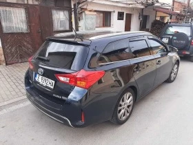 Toyota Auris 1.8 Hibrid ГАЗ, снимка 4