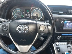 Toyota Auris 1.8 Hibrid ГАЗ, снимка 3