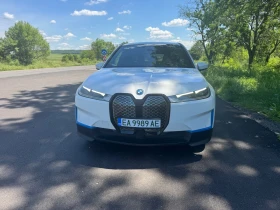 ����� �� �������� �� BMW iX XDrive 40 HeadUp-Soft close-360 Camera