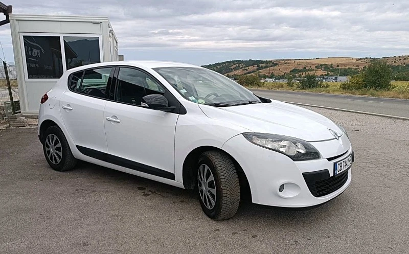 Renault Megane AUTOMATIC, снимка 3 - Автомобили и джипове - 48234123