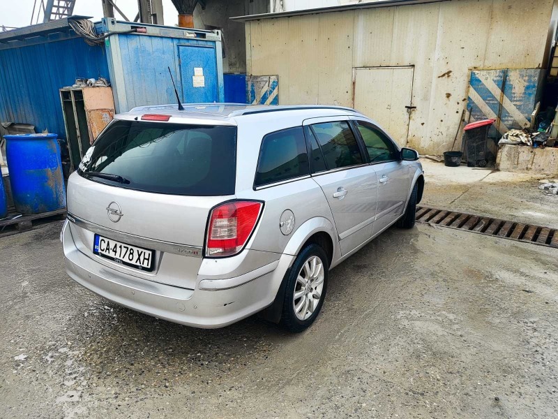 Opel Astra 1.7, снимка 2 - Автомобили и джипове - 45918515