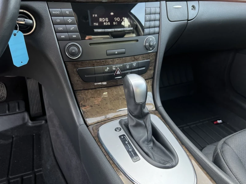 Mercedes-Benz E 280 90000KM, снимка 9 - Автомобили и джипове - 48040603