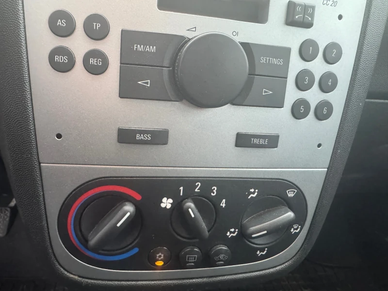 Opel Corsa 1.2i KLIMA 97000км, снимка 16 - Автомобили и джипове - 52402264