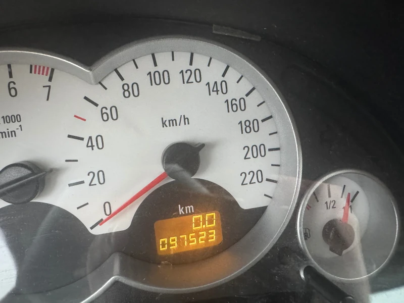 Opel Corsa 1.2i KLIMA 97000км, снимка 14 - Автомобили и джипове - 52402264
