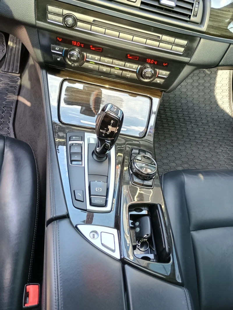 BMW 535 M-PACK/ ШИБИДАХ/ FACELIFT / F10, снимка 10 - Автомобили и джипове - 51694637