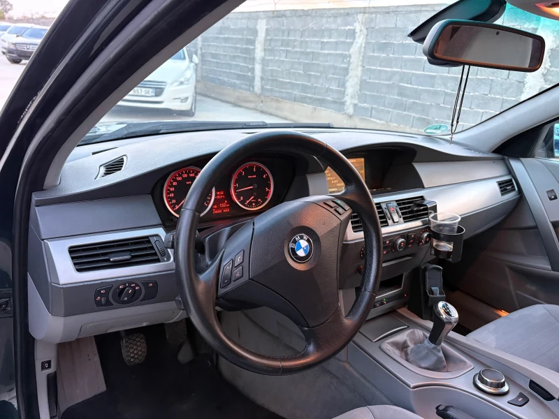 BMW 525 D Ръчка* 235кс* Panorama* Подгрев* PDC* , снимка 10 - Автомобили и джипове - 52148684