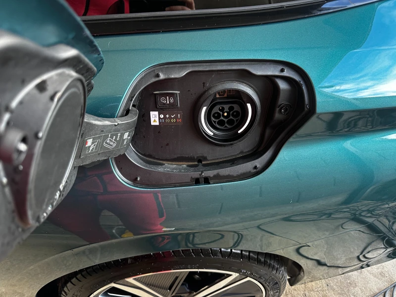 Peugeot 308 SW PLUG IN Hybrid GT225 ЛИЗИНГ ГАРАНЦИЯ , снимка 14 - Автомобили и джипове - 53395364