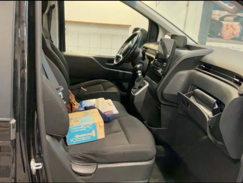 Hyundai Staria 2.2crdi Лизинг през Уникредит по 285 евро, снимка 6 - Автомобили и джипове - 53485804