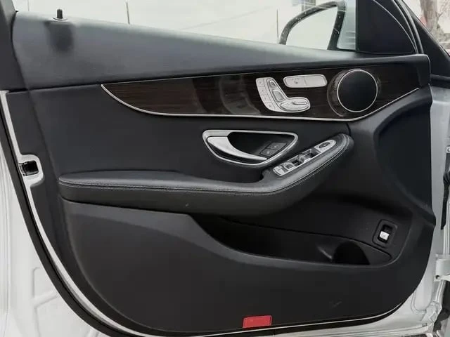 Mercedes-Benz C 300 AWD * PANORAMA * 360  КАМЕРА * KEYLESS * , снимка 17 - Автомобили и джипове - 53439148