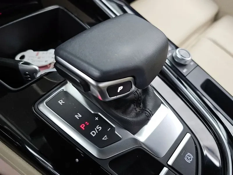 Audi A5 2.0 TDI Quattro, снимка 9 - Автомобили и джипове - 55013086