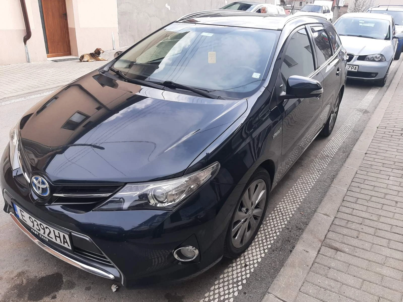 Toyota Auris 1.8 Hibrid ГАЗ - изображение 9