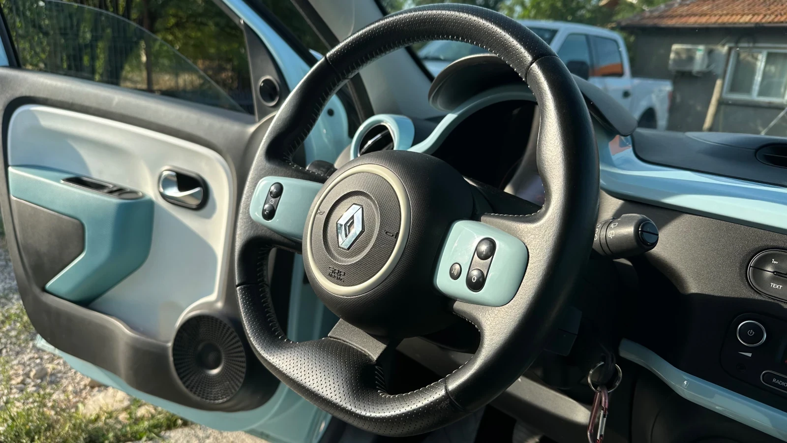 Renault Twingo Baby Blue - изображение 9