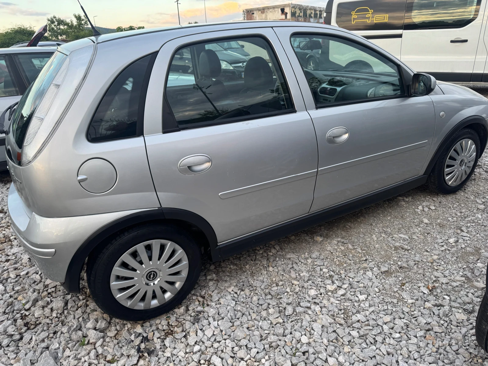 Opel Corsa 1.2i KLIMA 97000км - изображение 7