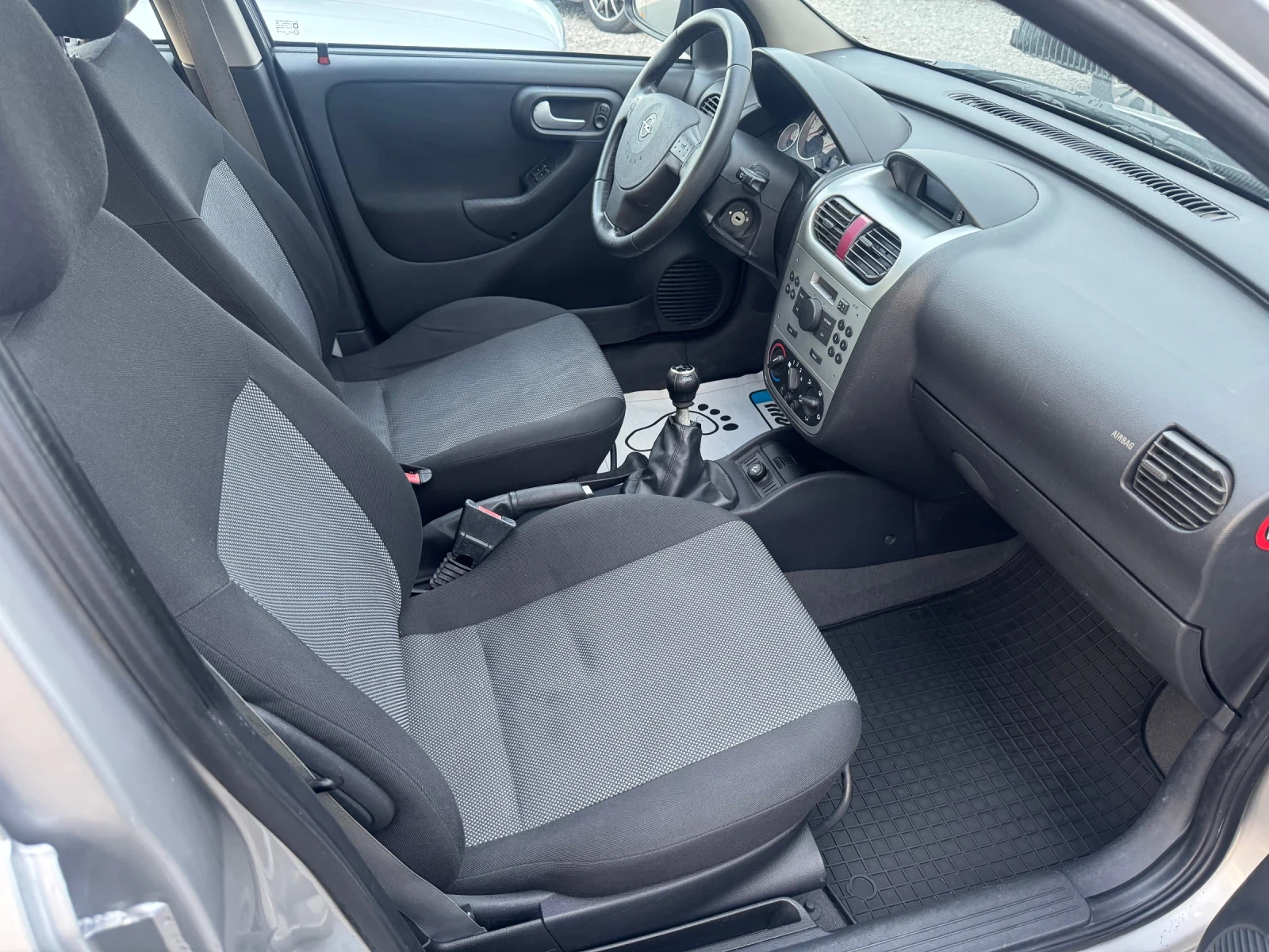Opel Corsa 1.2i KLIMA 97000км - изображение 9