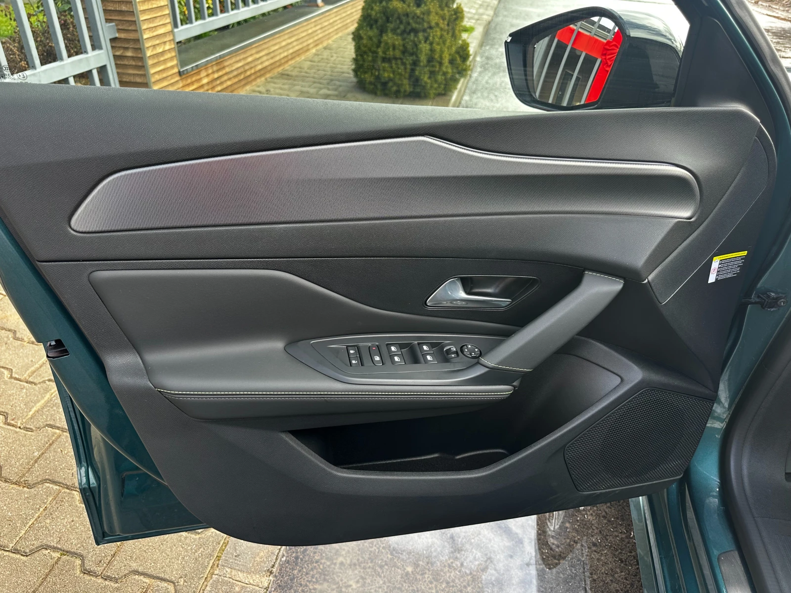 Peugeot 308 SW PLUG IN Hybrid GT225 ЛИЗИНГ ГАРАНЦИЯ  - изображение 8