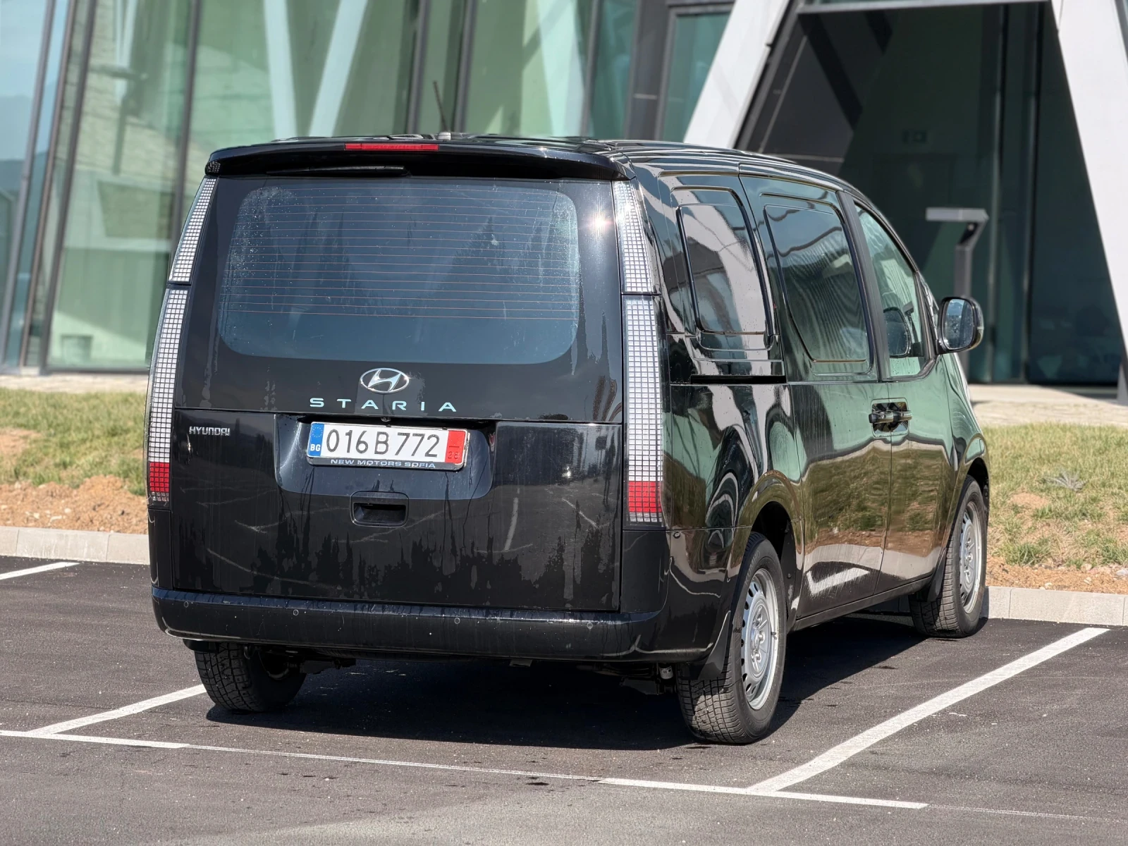 Hyundai Staria 2.2crdi Лизинг през Уникредит по 285 евро, снимка 6 - Автомобили и джипове - 53485804