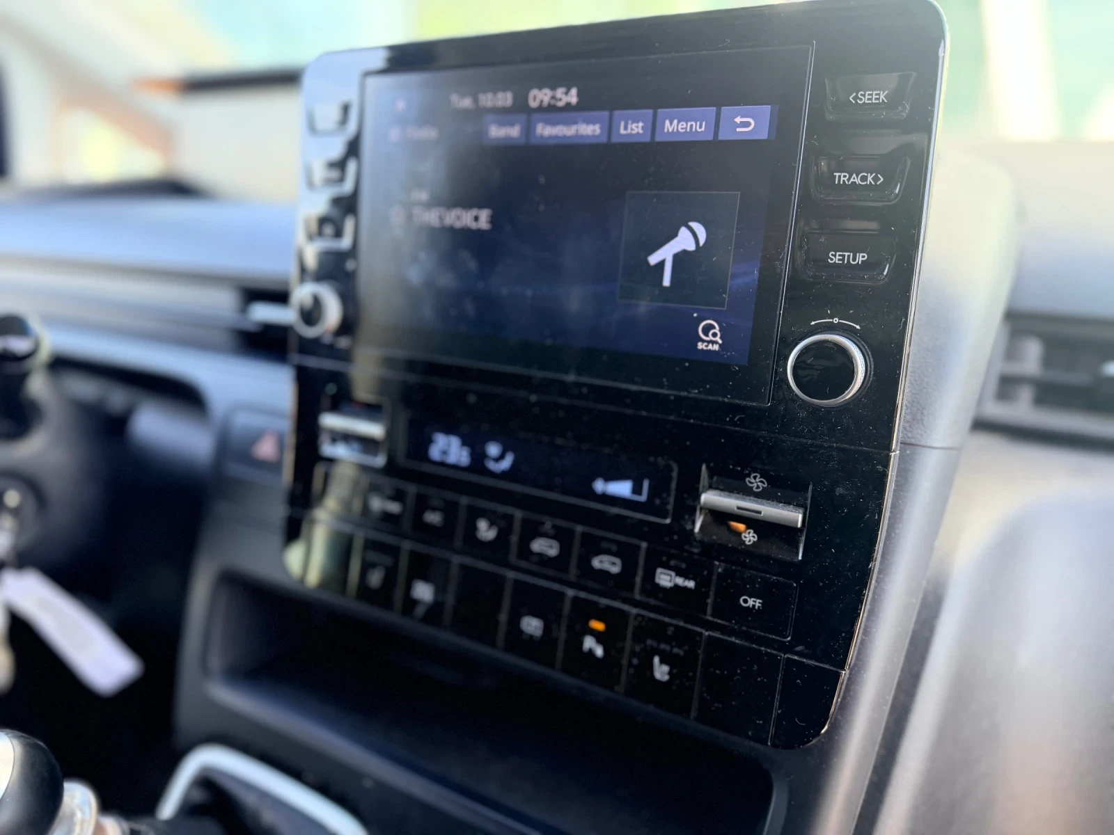 Hyundai Staria 2.2crdi Лизинг през Уникредит по 285 евро, снимка 11 - Автомобили и джипове - 53485804