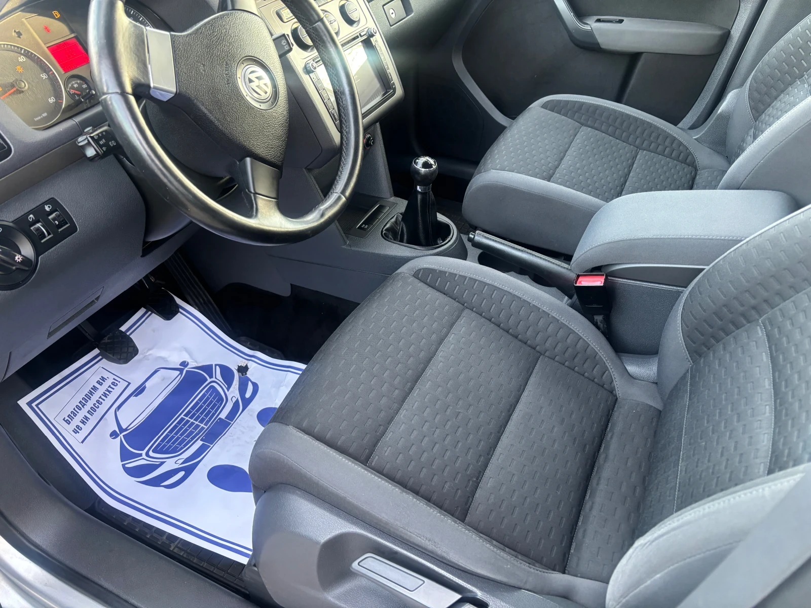 VW Touran 2009+ ФЕЙС+ 1.9TDI+ 105кс+ НАВИ+ 4 ЗГУМИ, снимка 5 - Автомобили и джипове - 53754964