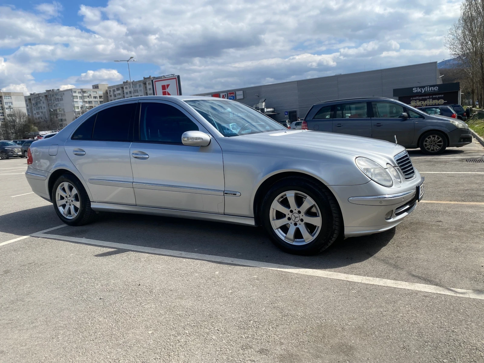 Mercedes-Benz E 320 4 matic, снимка 17 - Автомобили и джипове - 54148435