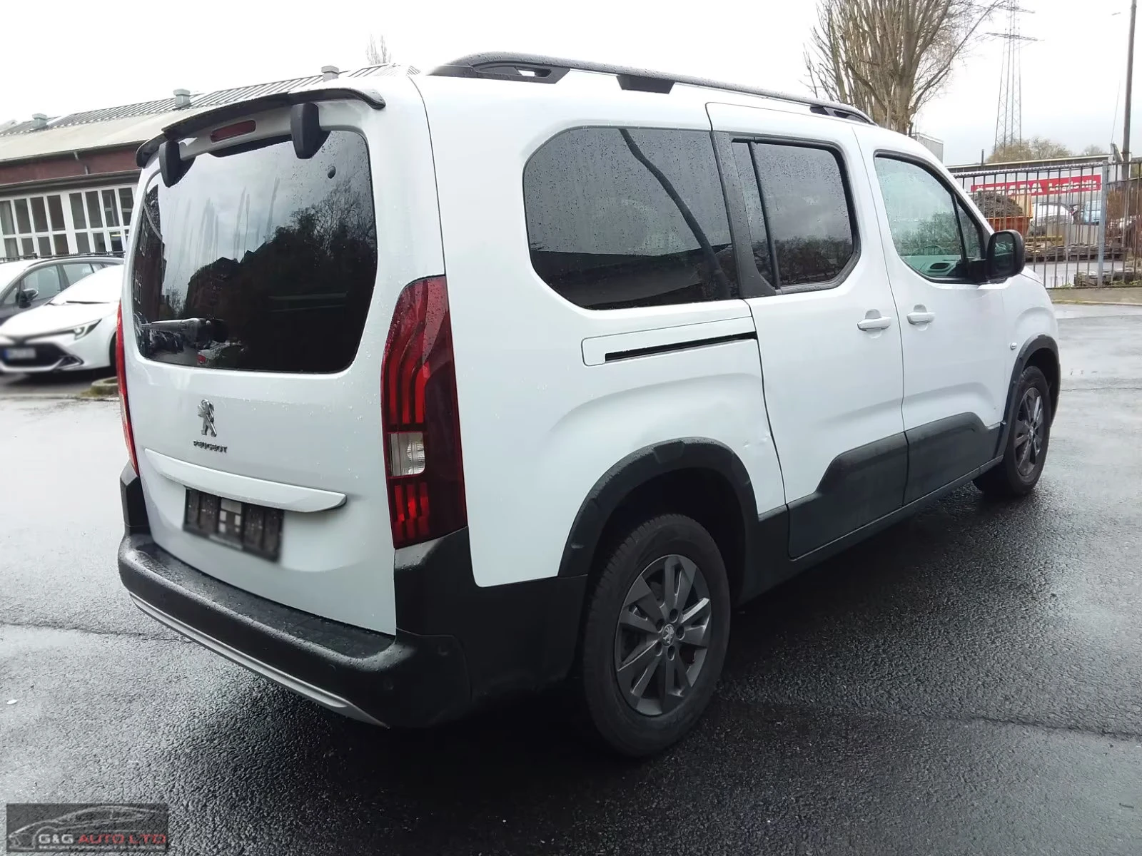 Peugeot Rifter ALLURE/131HP/L2/BlueHDi/360/NAVI/L.ASSIST/152q, снимка 5 - Автомобили и джипове - 54191726