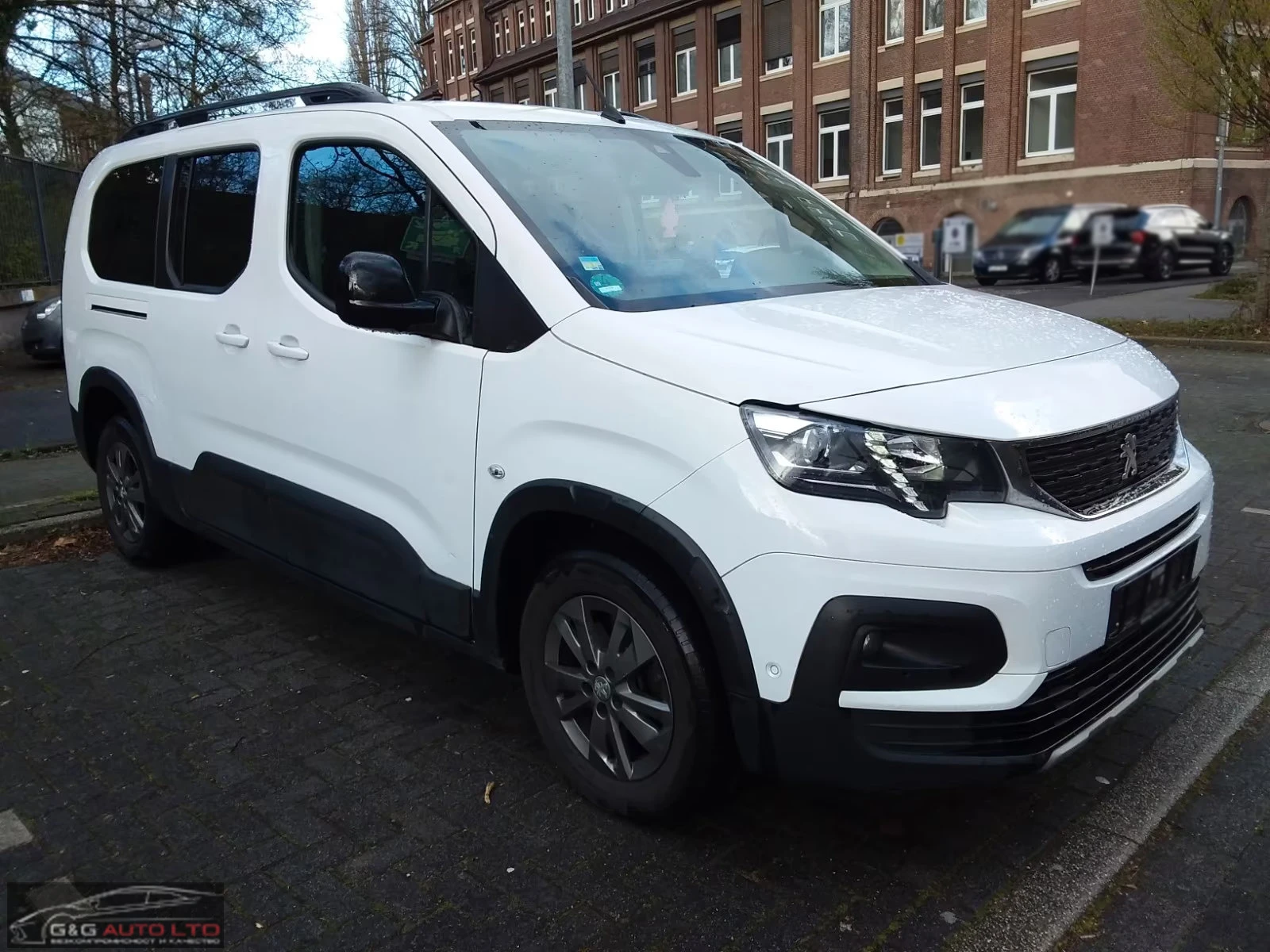 Peugeot Rifter ALLURE/131HP/L2/BlueHDi/360/NAVI/L.ASSIST/152q, снимка 3 - Автомобили и джипове - 54191726