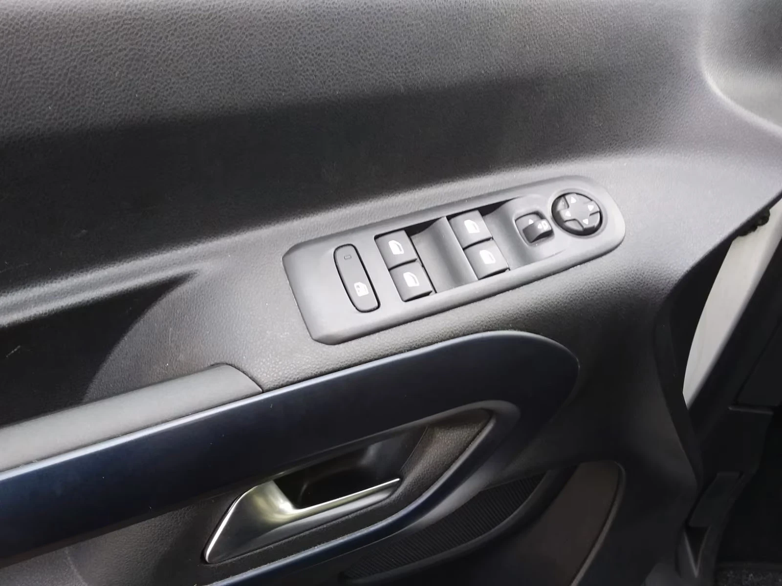 Peugeot Rifter ALLURE/131HP/L2/BlueHDi/360/NAVI/L.ASSIST/152q, снимка 11 - Автомобили и джипове - 54191726