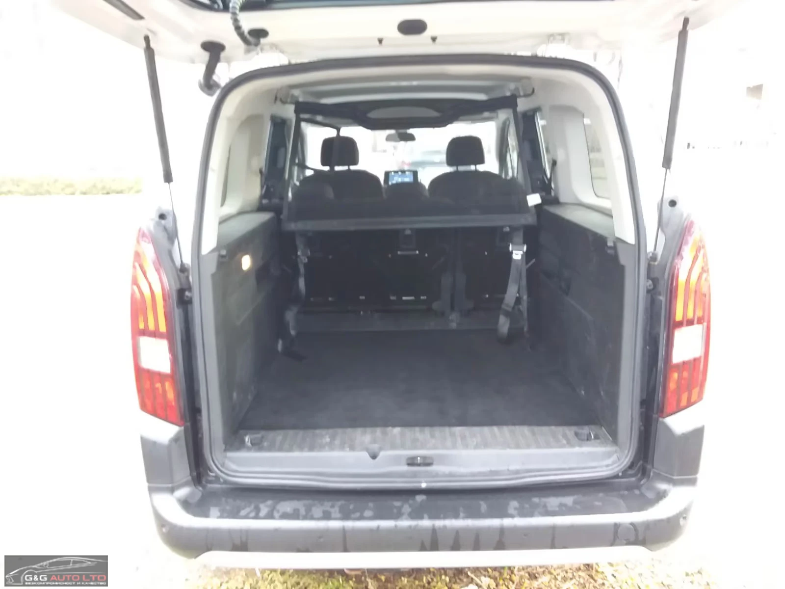 Peugeot Rifter ALLURE/131HP/L2/BlueHDi/360/NAVI/L.ASSIST/152q, снимка 6 - Автомобили и джипове - 54191726