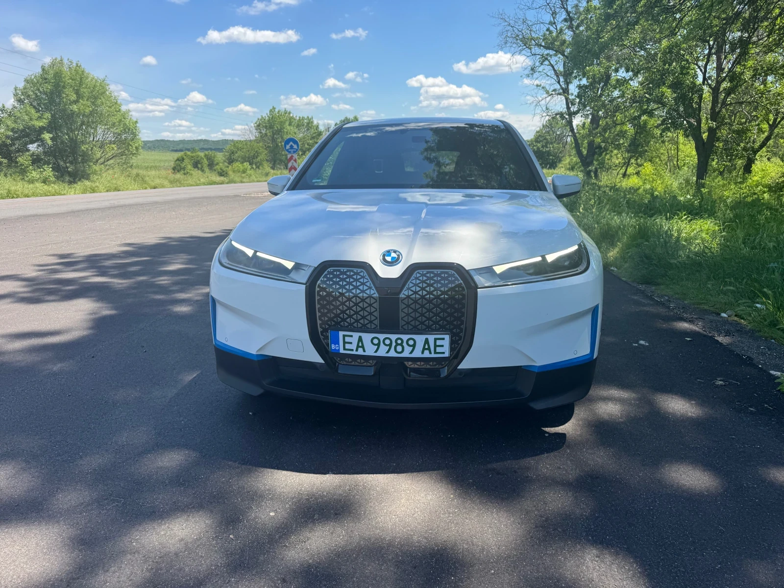 BMW iX XDrive 40 HeadUp-Soft close-360 Camera | Mobile.bg � ����������� 1
