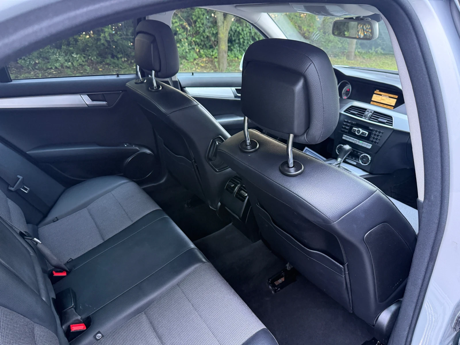 Mercedes-Benz C 200 1.8 Autom/Facelift, снимка 12 - Автомобили и джипове - 54795273