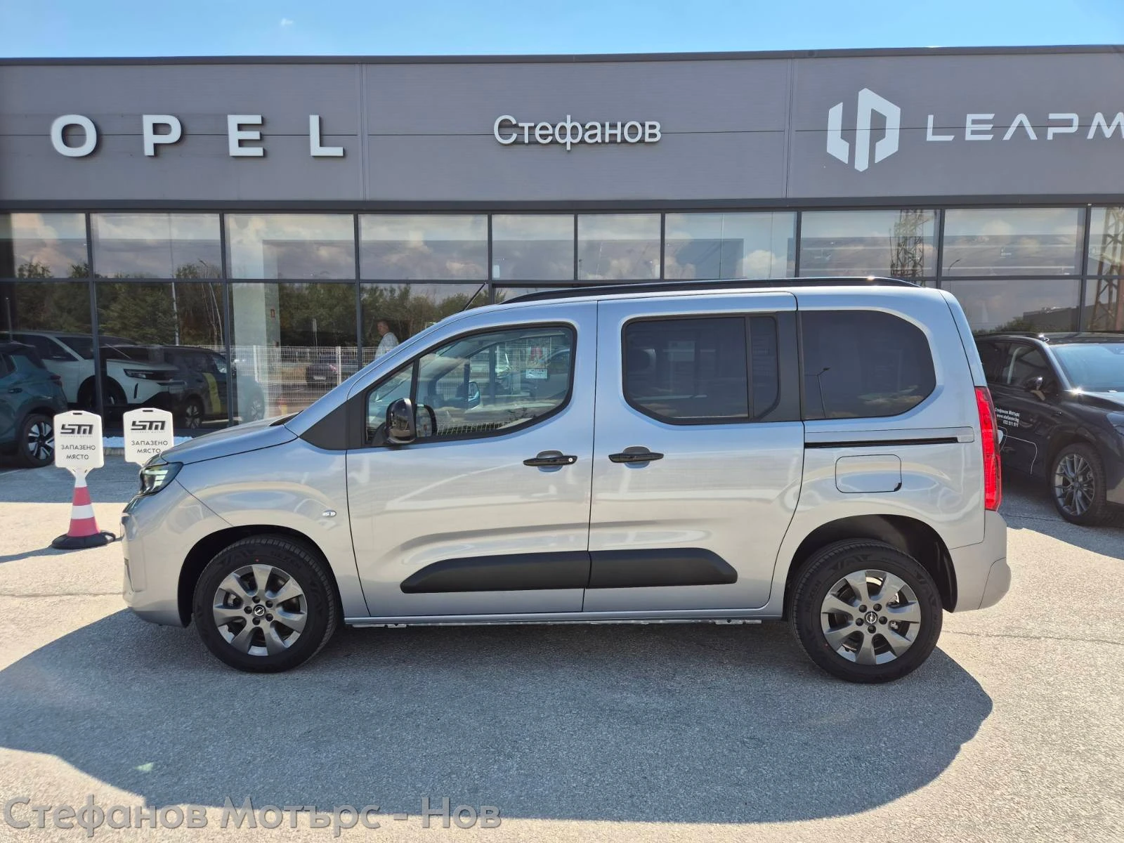 Opel Combo Life MCA Edition Plus L1H1 increased 1.5D 131hp), снимка 4 - Автомобили и джипове - 55060824