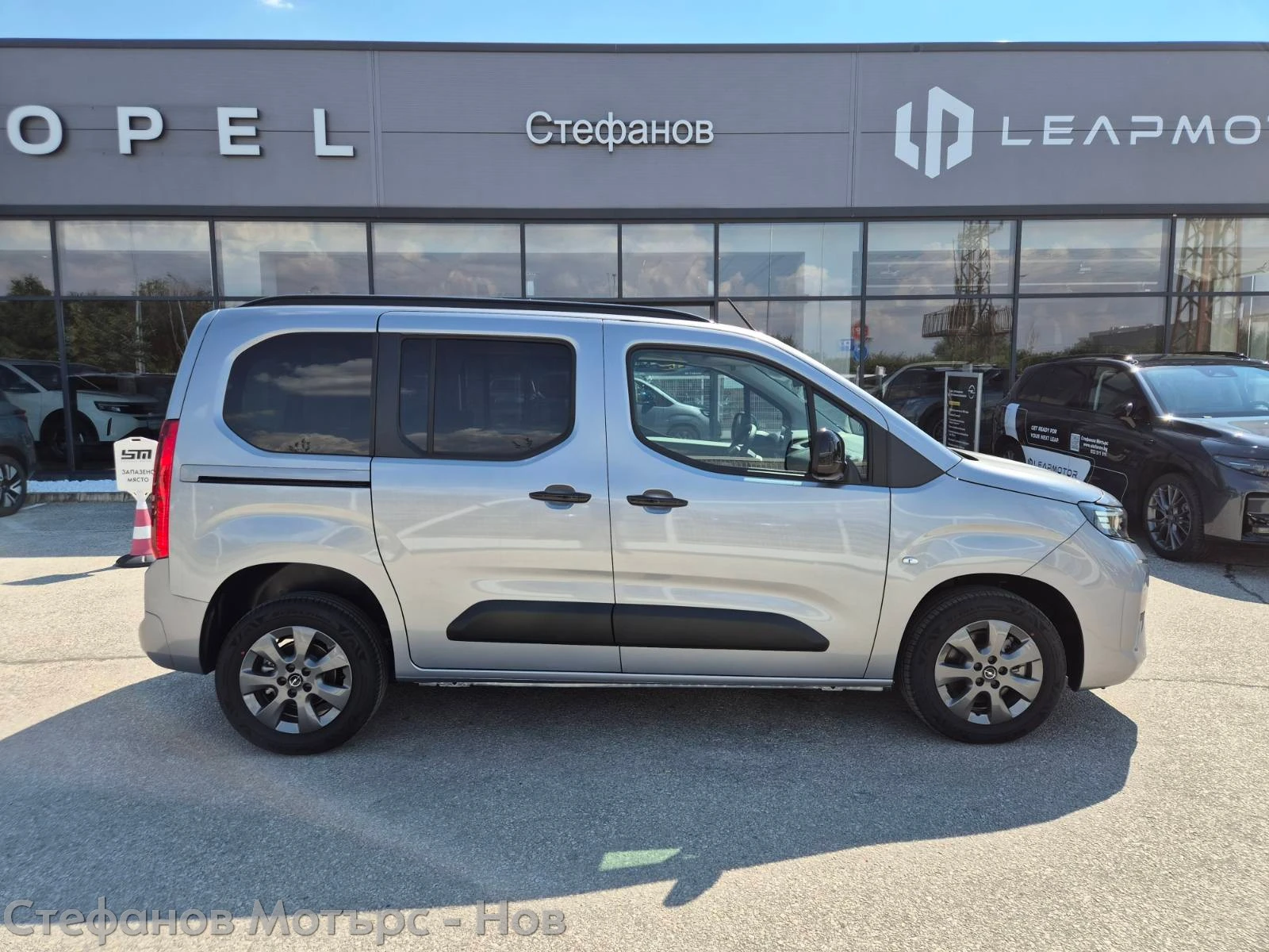 Opel Combo Life MCA Edition Plus L1H1 increased 1.5D 131hp), снимка 5 - Автомобили и джипове - 55060824