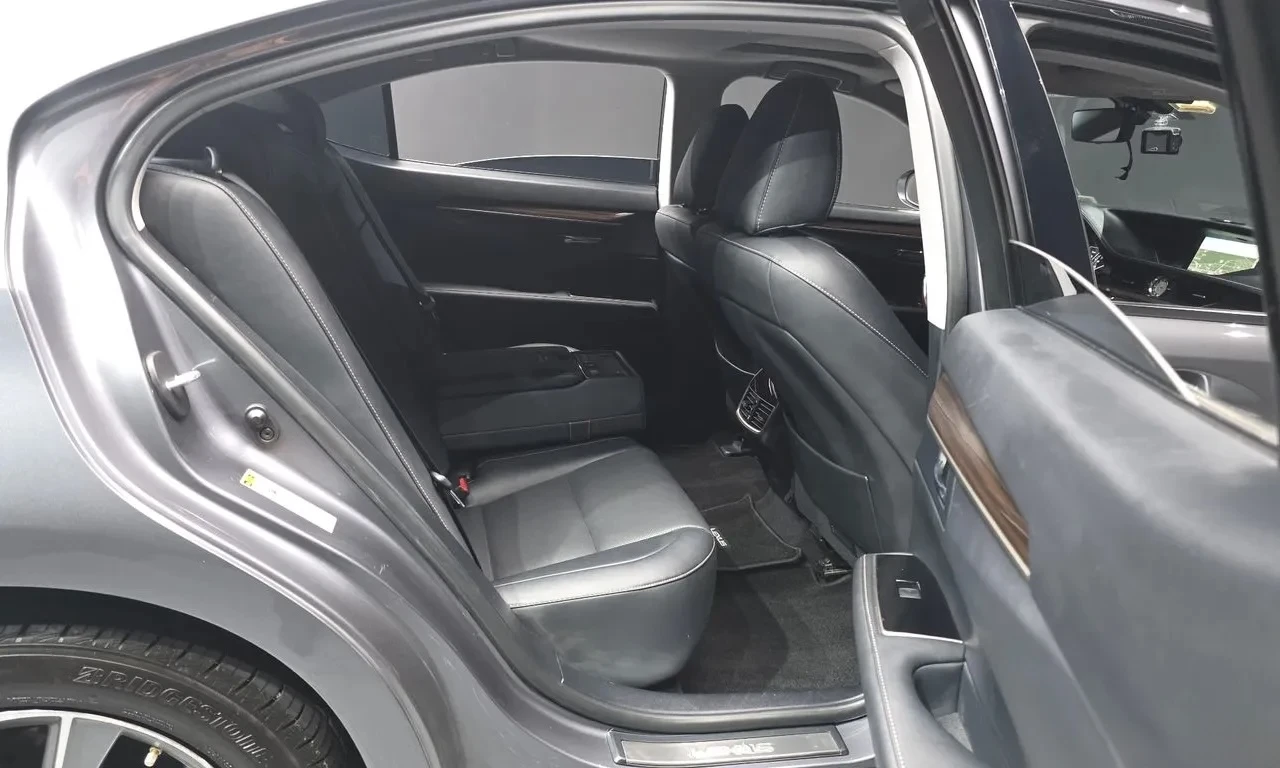 Lexus ES 300 300h Supreme XV60 Full/ Disi/Line assist/обдухване, снимка 11 - Автомобили и джипове - 55248592