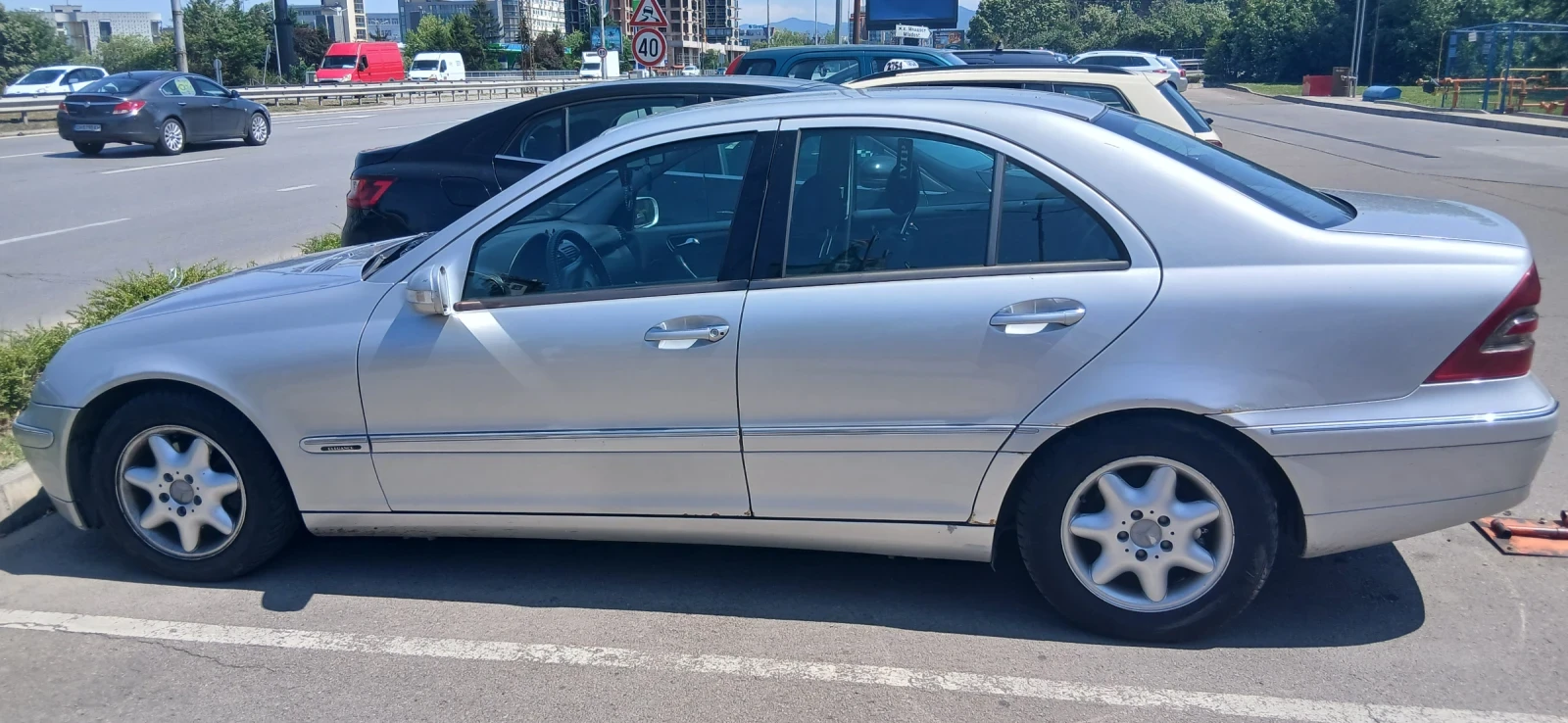 Mercedes-Benz C 220, снимка 3 - Автомобили и джипове - 55378030