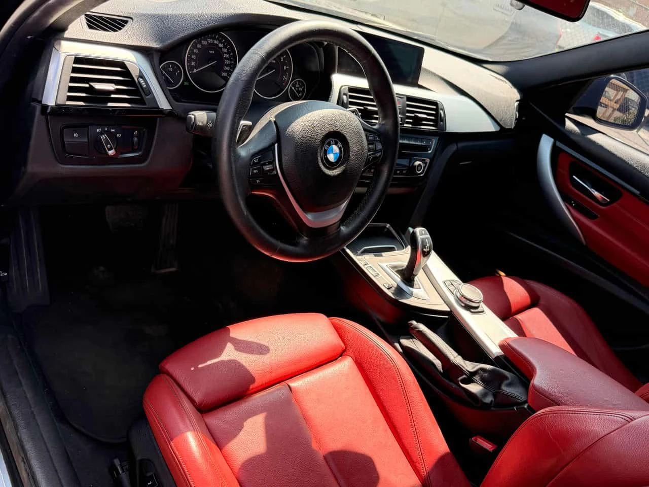 BMW 330 i xDrive | CARFAX | АВТОКРЕДИТ БЕЗ ПЪРВОНАЧАЛНА , снимка 8 - Автомобили и джипове - 55467963
