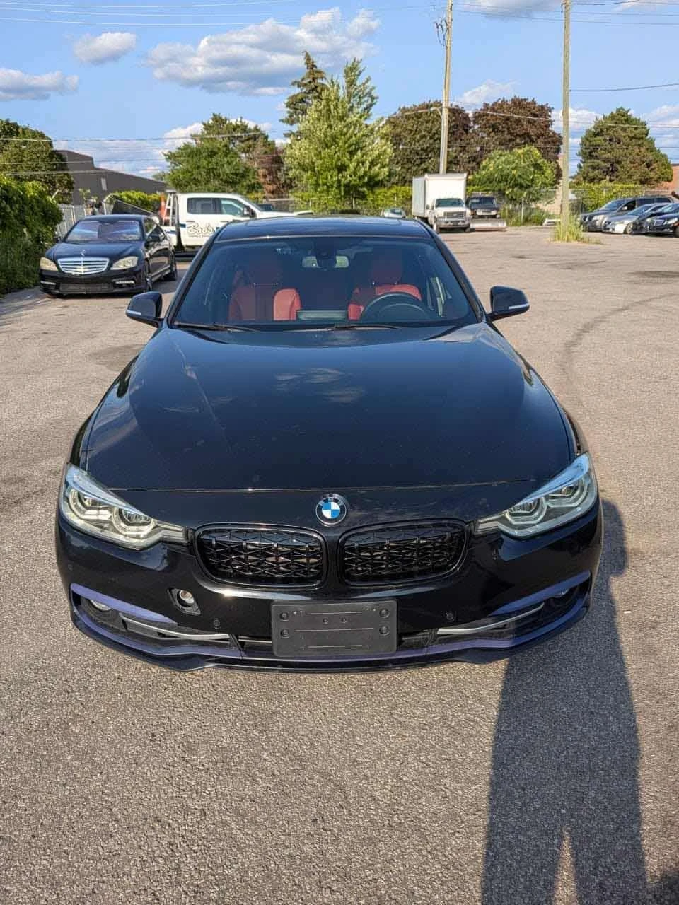 BMW 330 i xDrive | CARFAX | АВТОКРЕДИТ БЕЗ ПЪРВОНАЧАЛНА , снимка 2 - Автомобили и джипове - 55467963