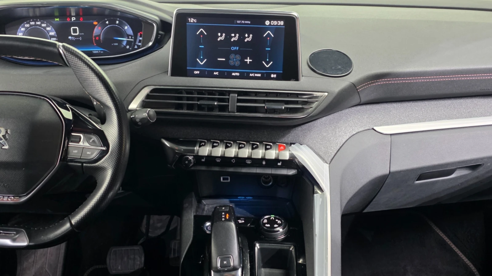 Peugeot 3008 1.5 BlueHDi GT Line | Адаптивен круиз | Панорама, снимка 14 - Автомобили и джипове - 55594499