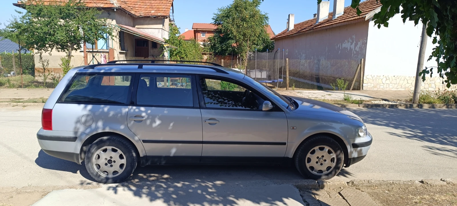 VW Passat 1.9 TDI, снимка 11 - Автомобили и джипове - 55675514