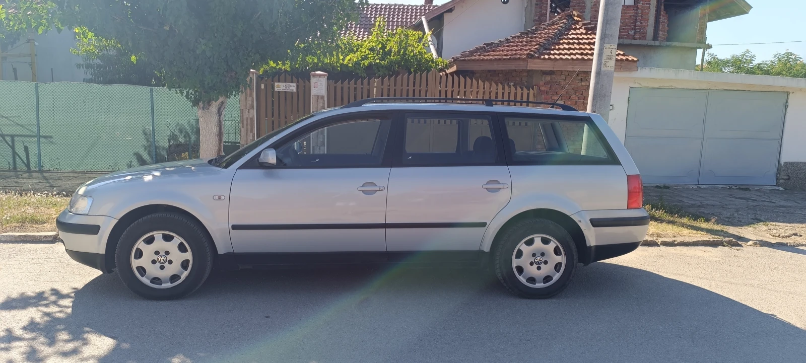 VW Passat 1.9 TDI, снимка 10 - Автомобили и джипове - 55675514