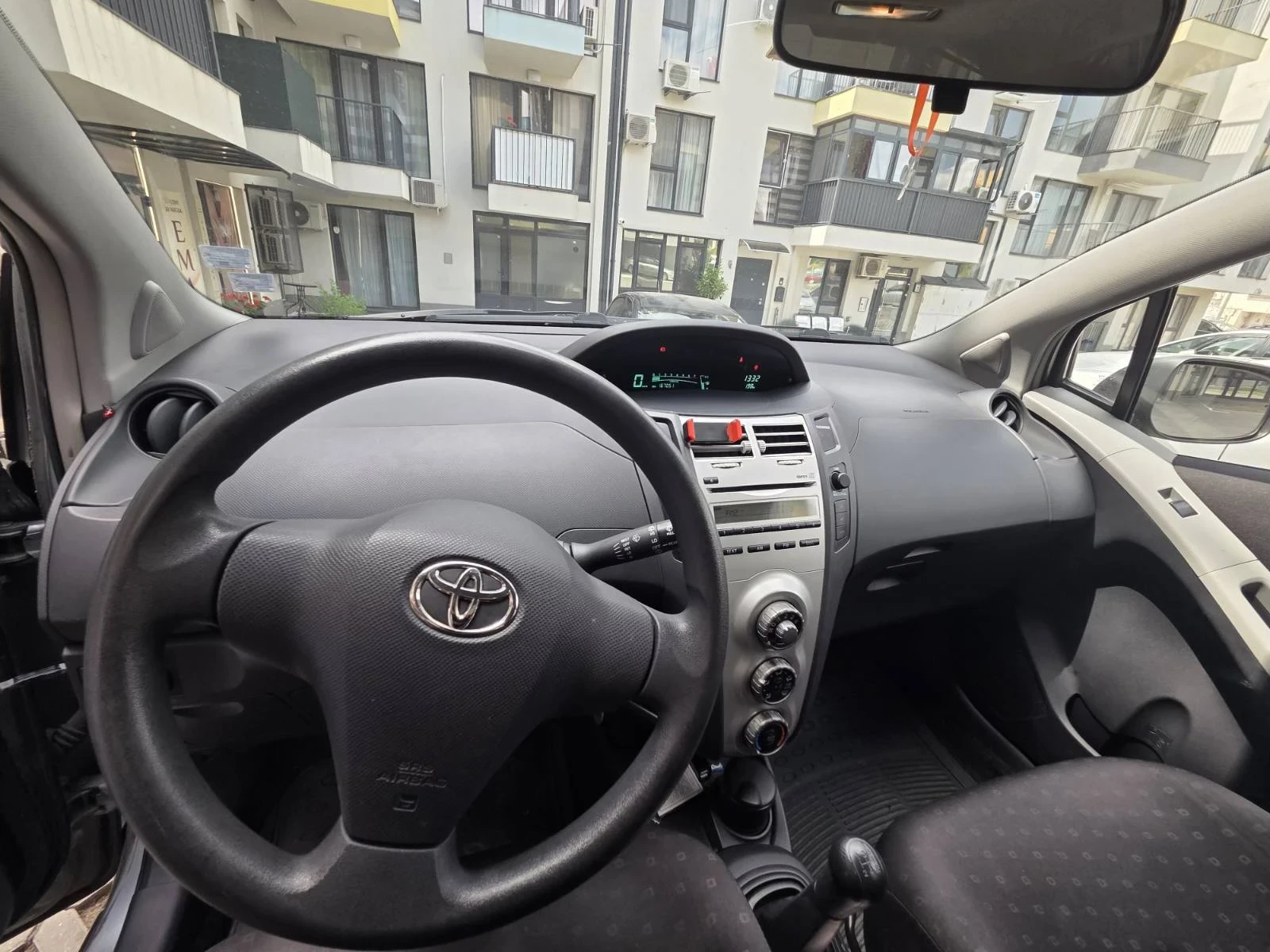 Toyota Yaris, снимка 6 - Автомобили и джипове - 55703896