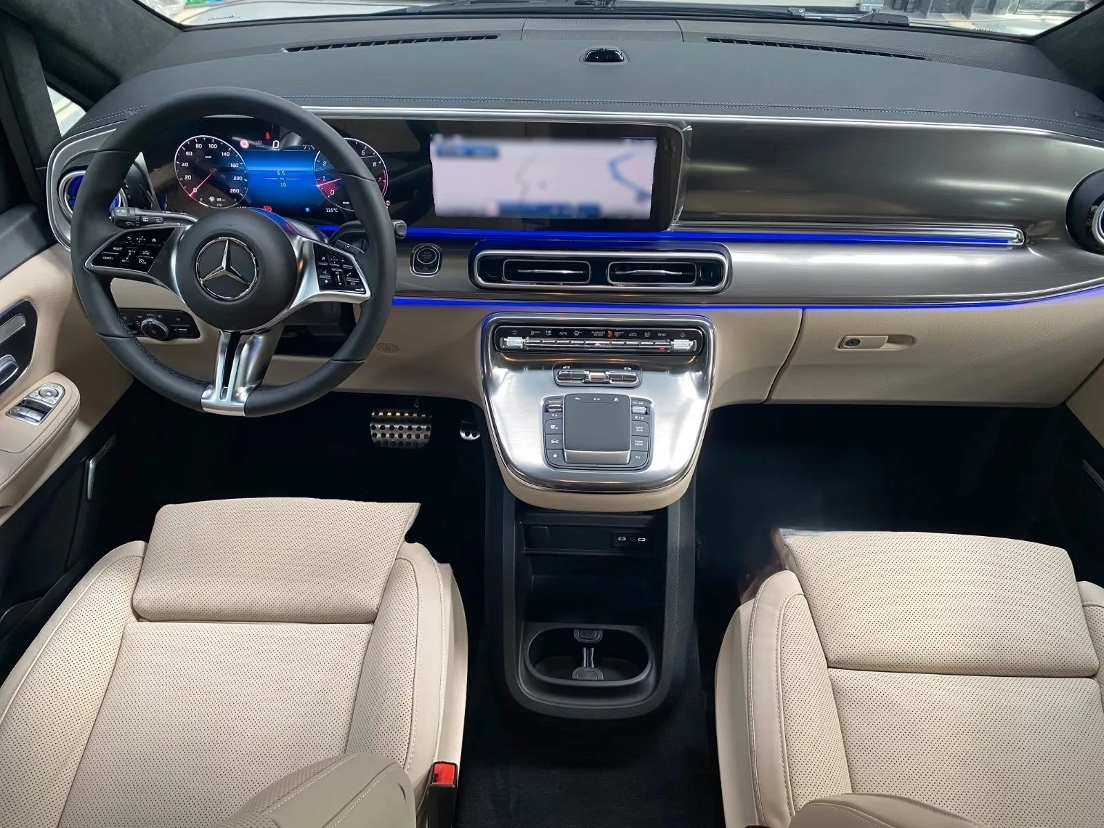 Mercedes-Benz V 300 VIP SEATS / LONG / EXCLUSIVE / PANO / 360 / , снимка 9 - Автомобили и джипове - 55831412