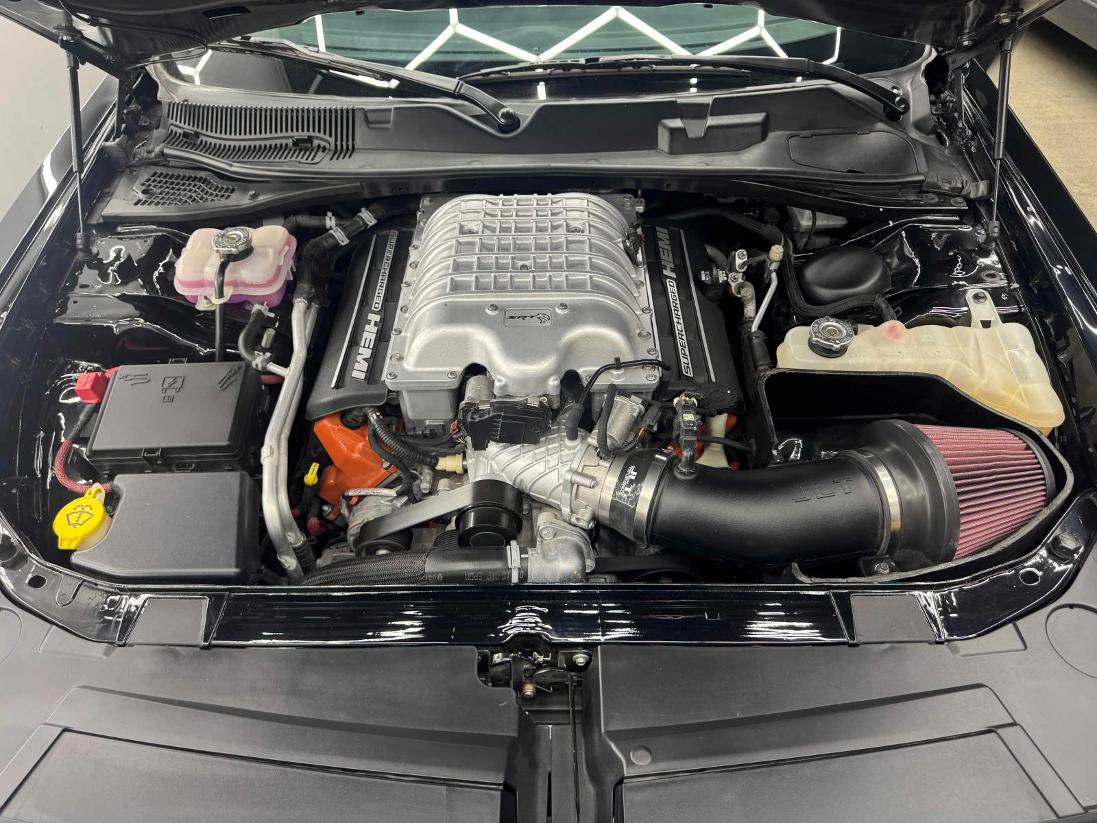 Dodge Challenger SRT Hellcat / Carfax / Автокредит , снимка 15 - Автомобили и джипове - 55999854