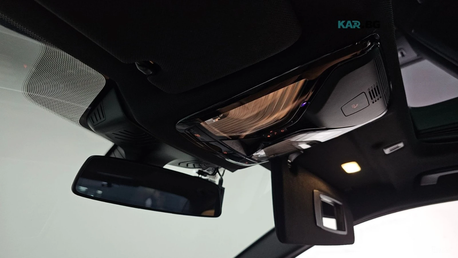 BMW 530E M SPORT* КОЖА* ПОДГРЕВ* HEADUP* PANO, снимка 17 - Автомобили и джипове - 56301110