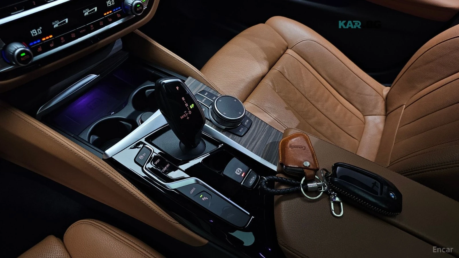 BMW 530E M SPORT* КОЖА* ПОДГРЕВ* HEADUP* PANO, снимка 9 - Автомобили и джипове - 56301110